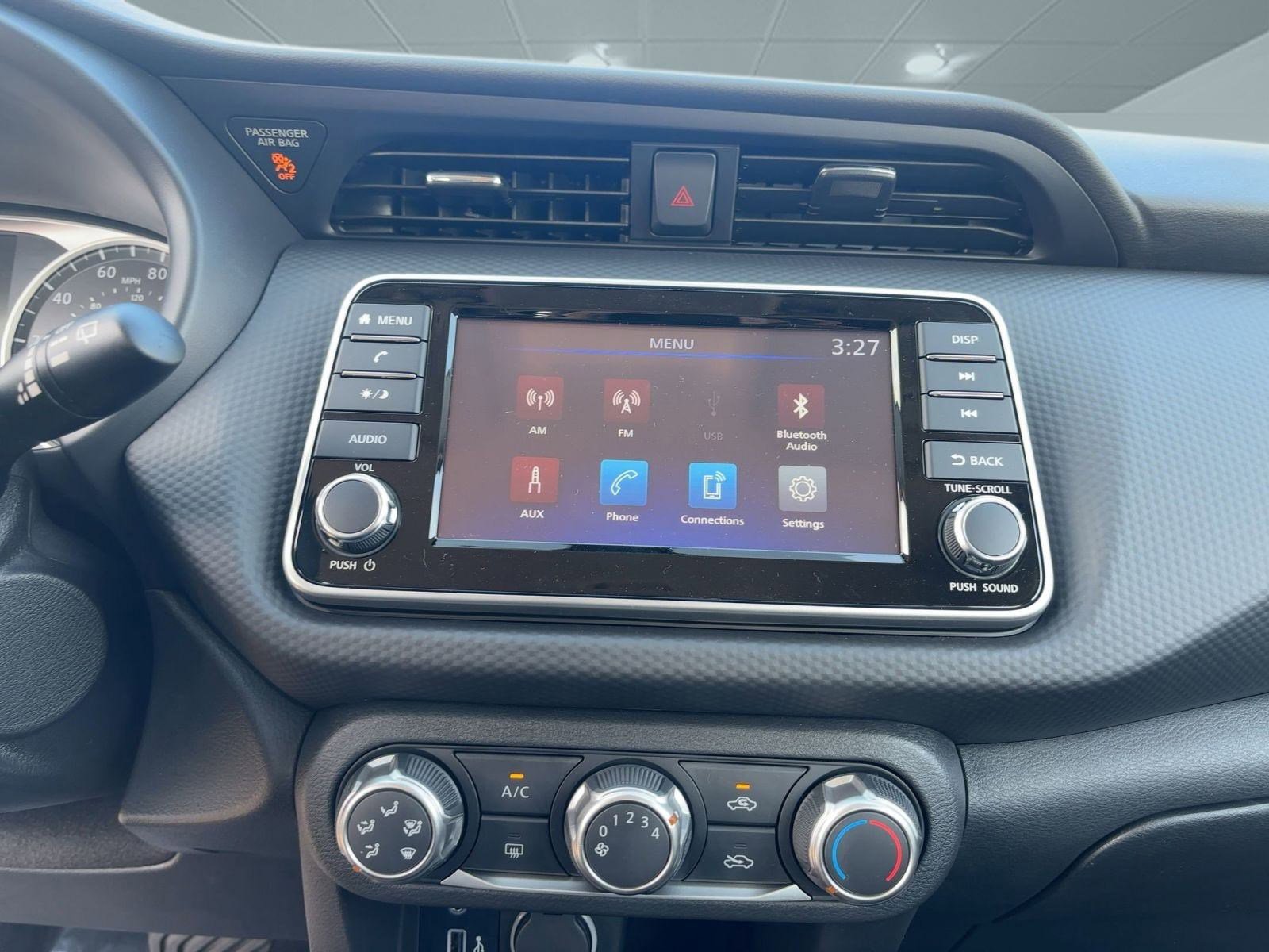 2025 Nissan Kicks Play S photo 19
