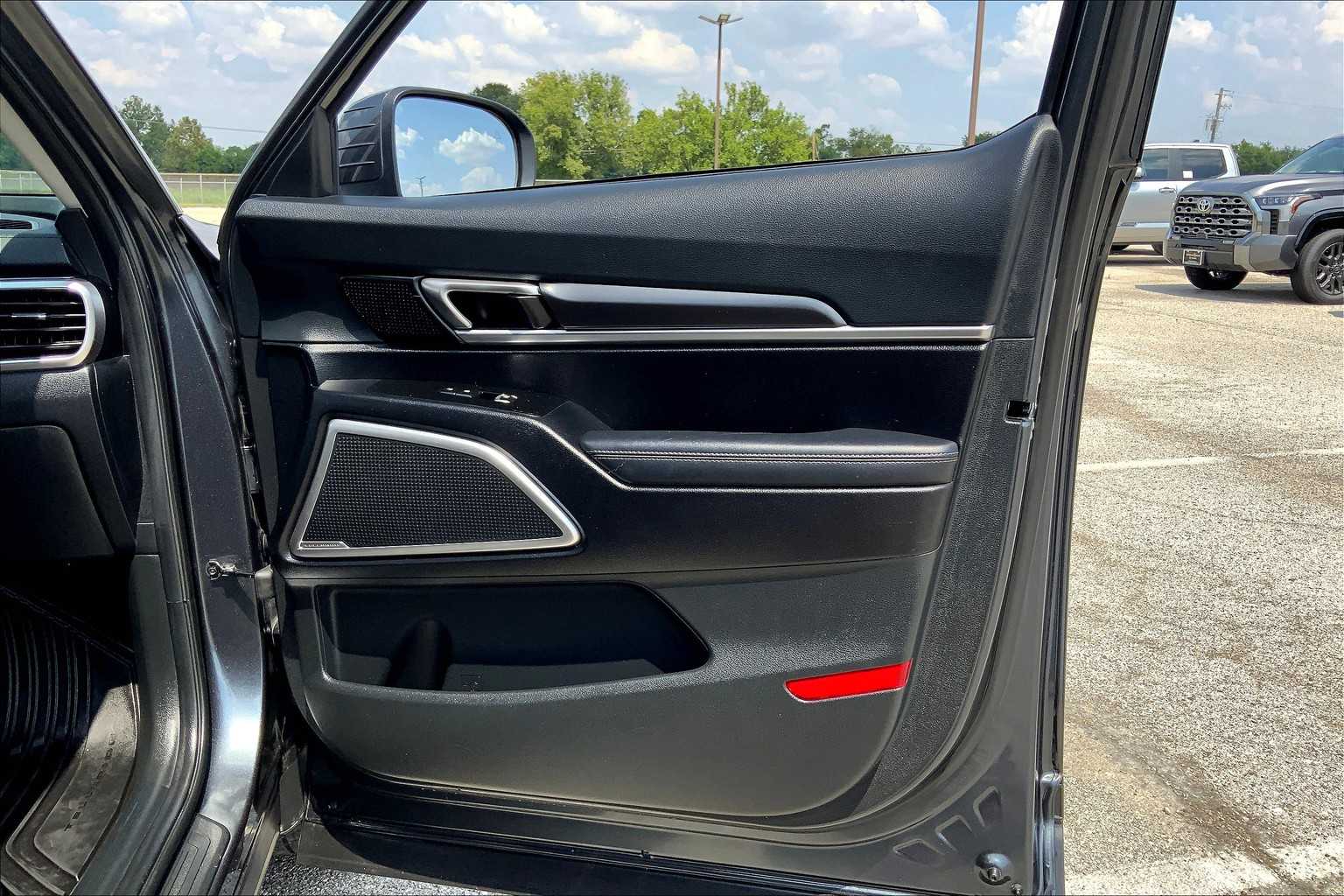 2023 Kia Telluride S photo 19