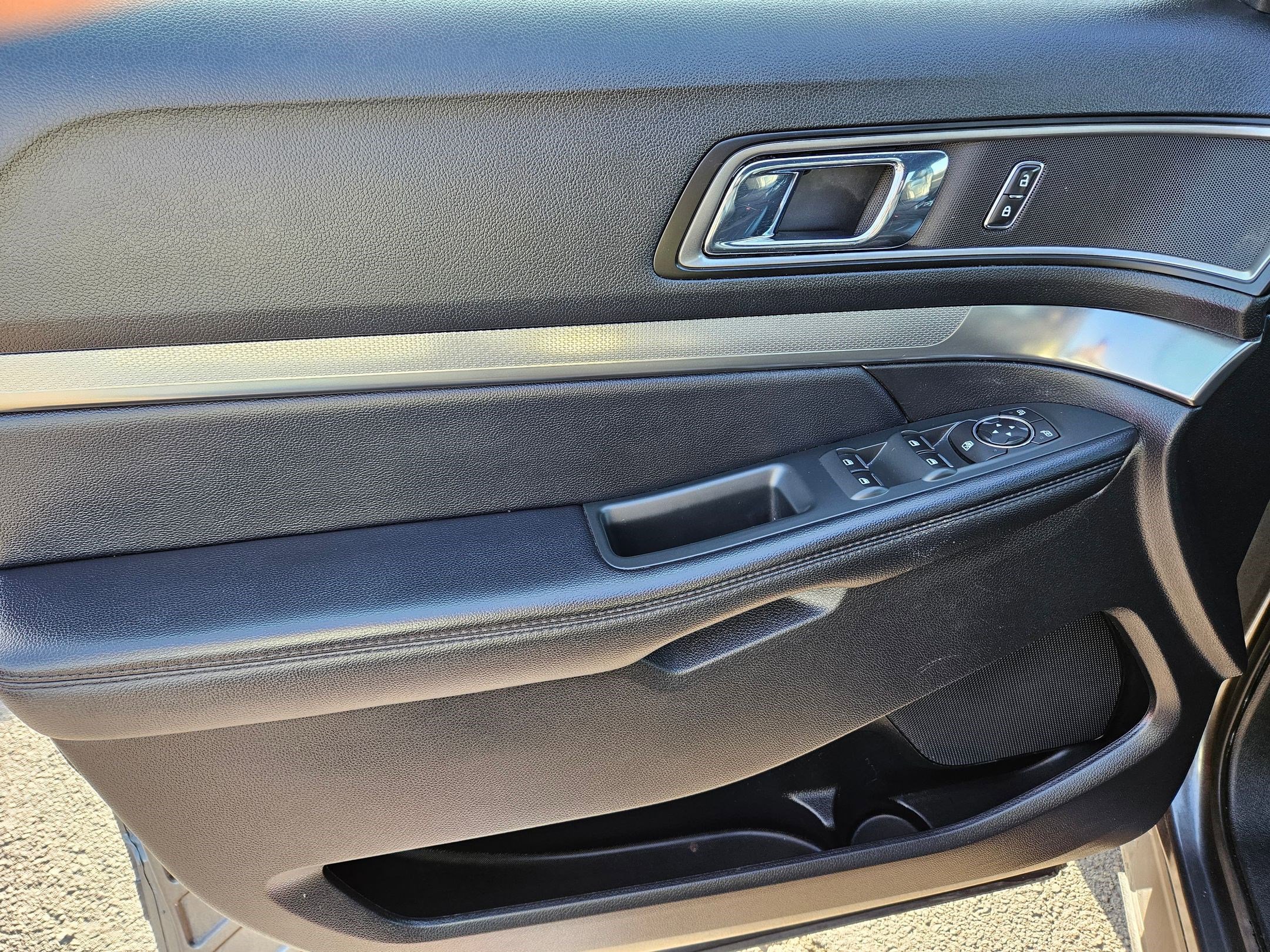 2018 Ford Explorer XLT photo 11