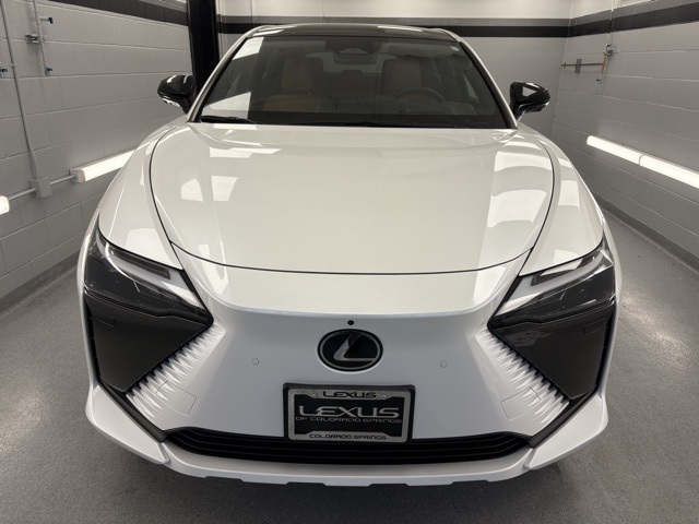 2023 Lexus RZ 450e Premium photo 2