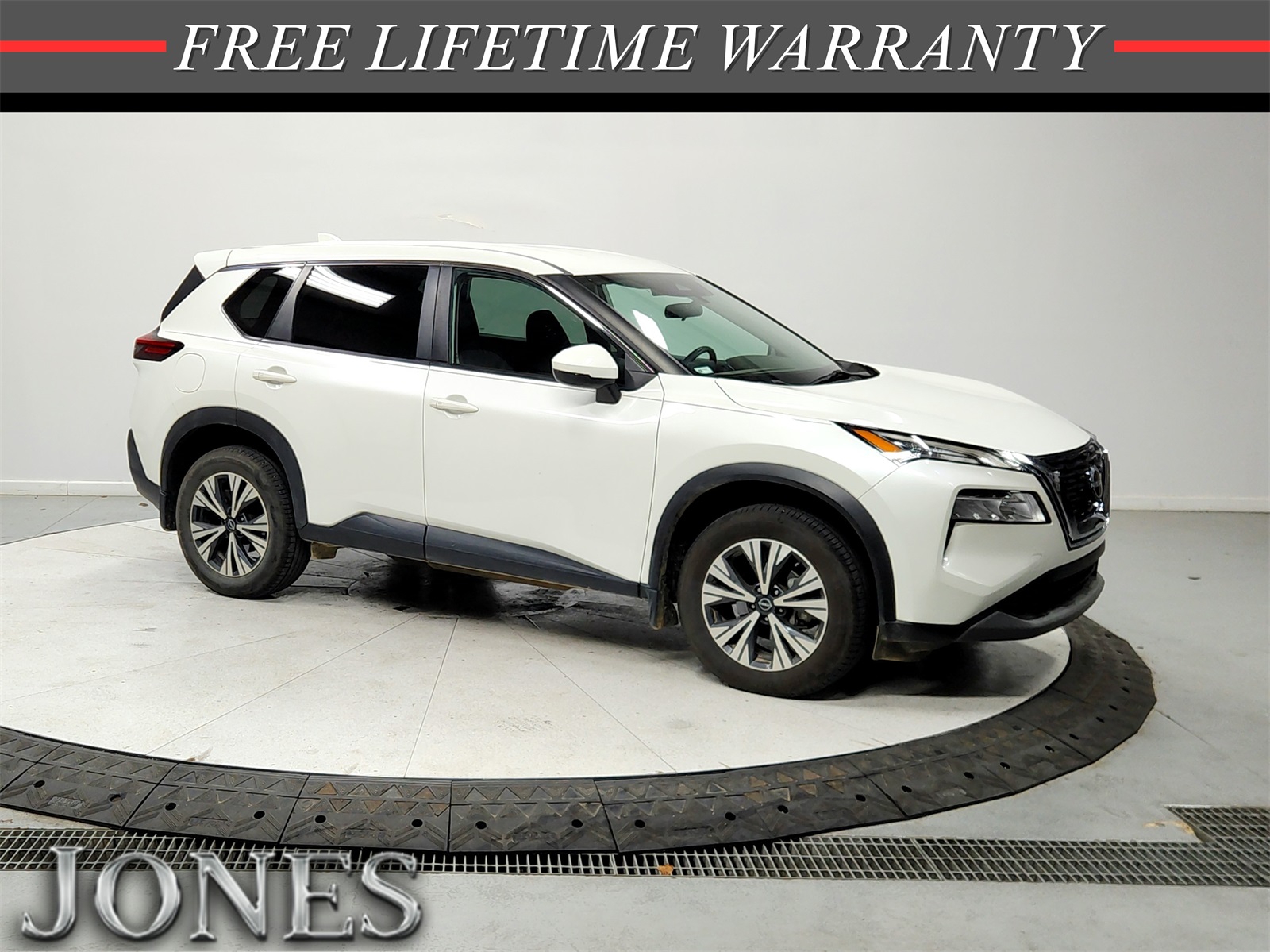 2022 Nissan Rogue SV's photo