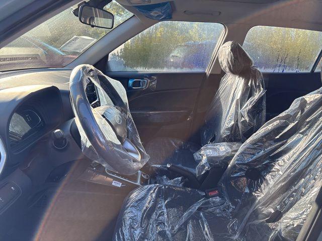 2026 Hyundai Venue SEL photo 3