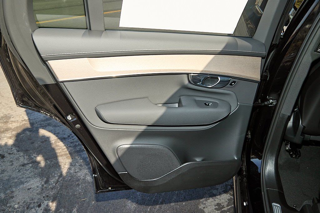 2026 VOLVO XC90 - Image 17