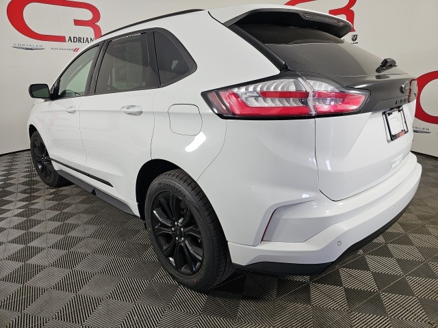 2024 Ford Edge SE photo 5