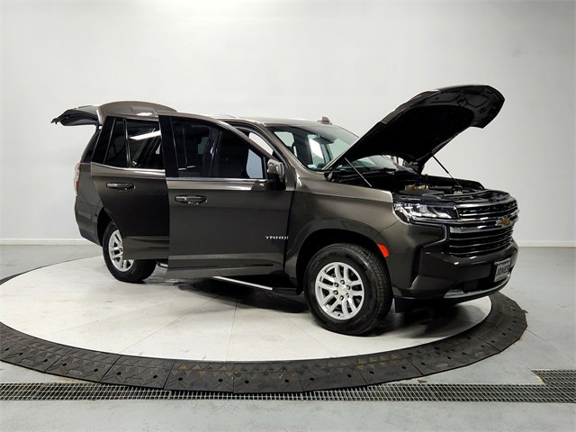 2021 Chevrolet Tahoe LT photo 3