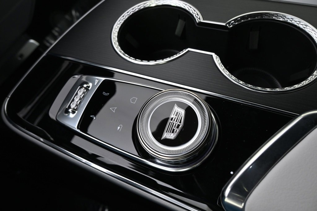 2025 Cadillac Lyriq Luxury photo 24