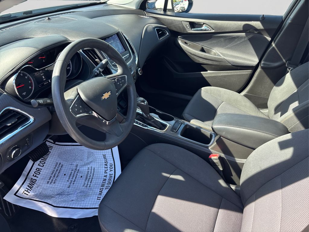 2019 Chevrolet Cruze LS photo 8