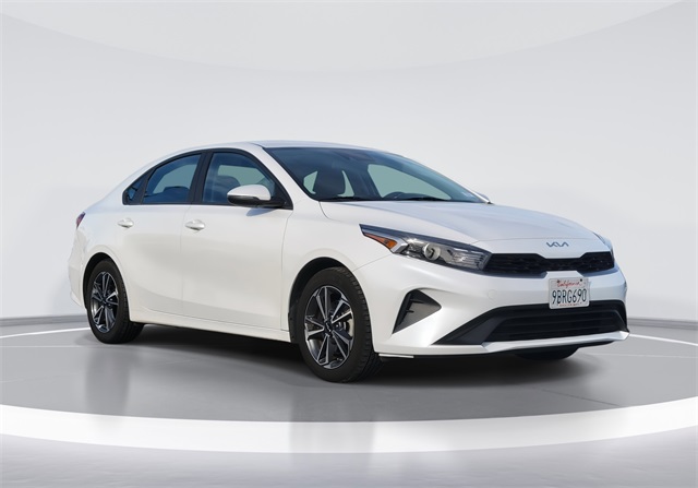 2022 Kia FORTE LXS's photo