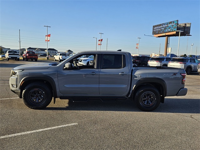 2026 Nissan Frontier PRO-X photo 4