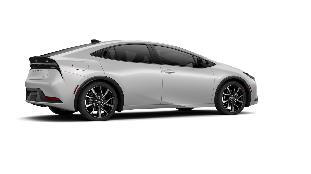 2026 Toyota Prius Plug-in Hybrid XSE photo 11