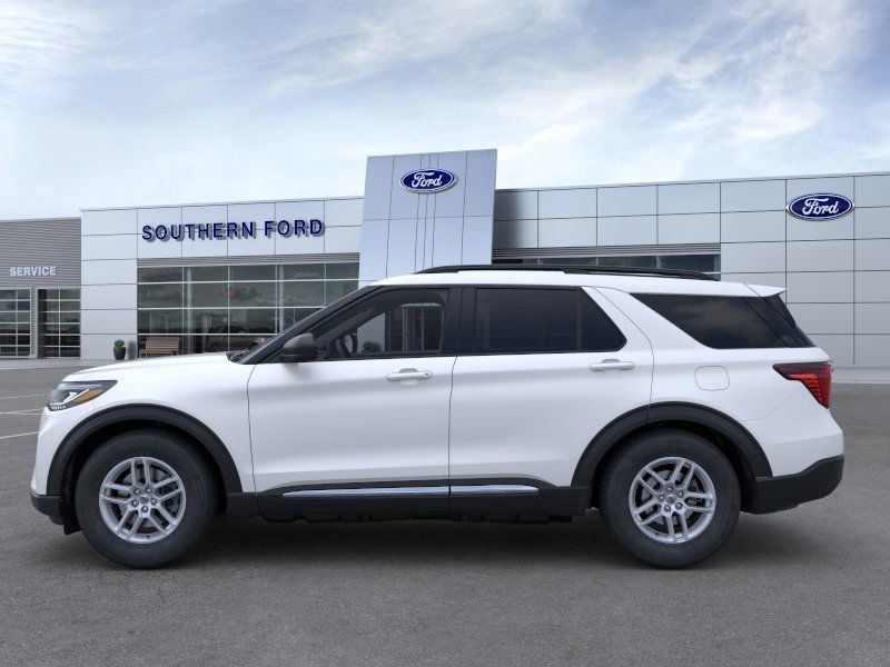 2025 Ford Explorer photo 2