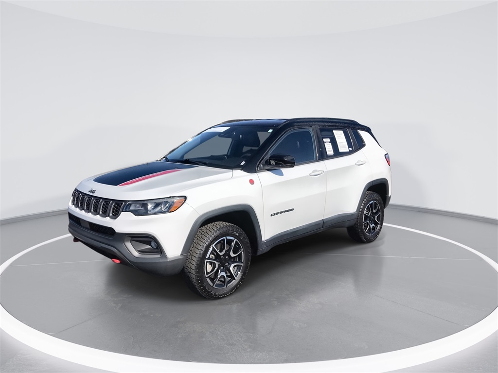 2024 Jeep Compass Trailhawk photo 3