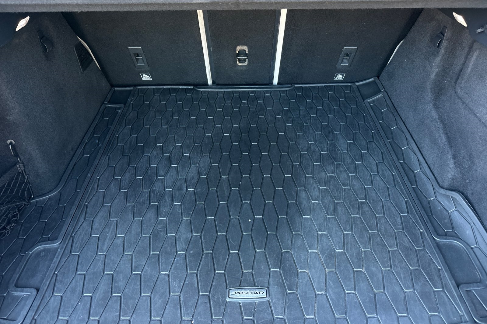 2017 Jaguar F-PACE First Edition photo 14