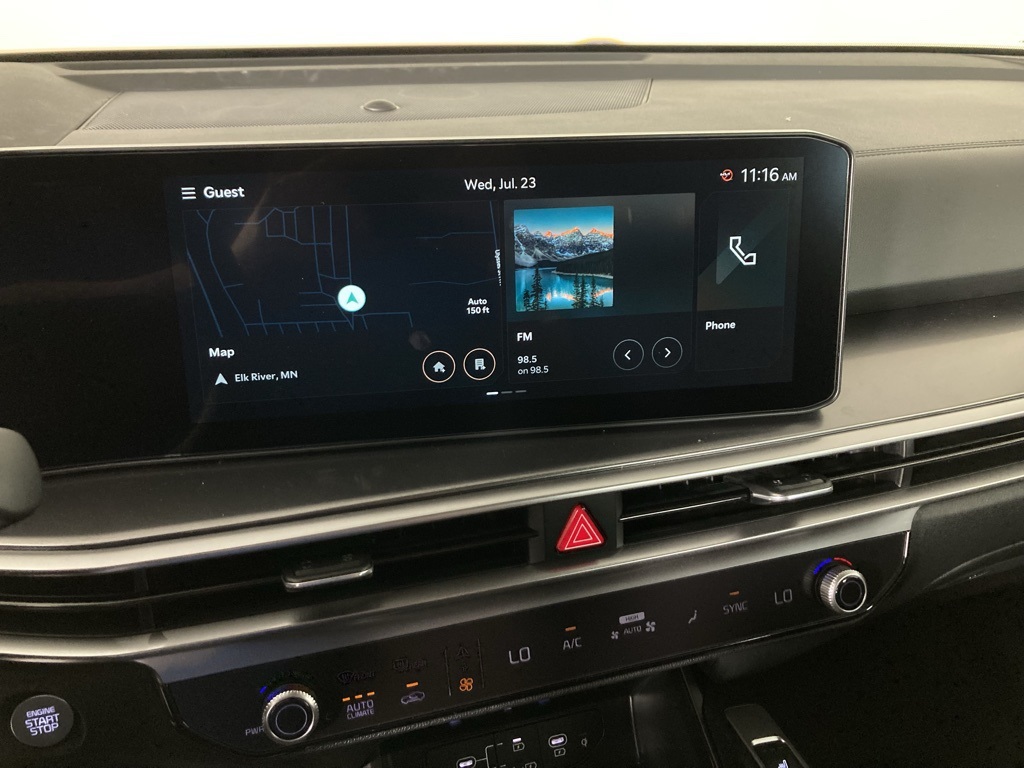 2025 Kia Sorento S photo 2