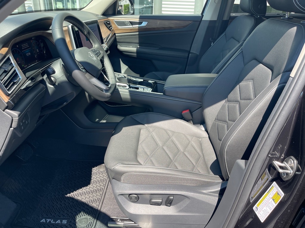 2026 Volkswagen Atlas SE Technology photo 9