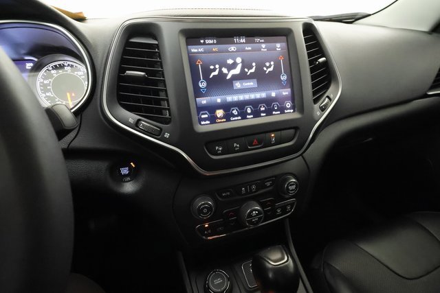 2023 Jeep Cherokee Altitude Lux photo 14
