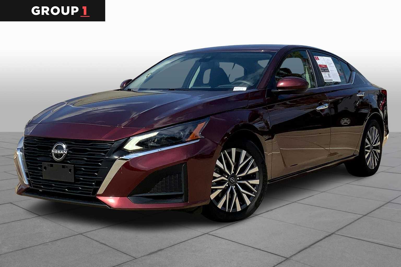 2023 Nissan Altima SV's photo