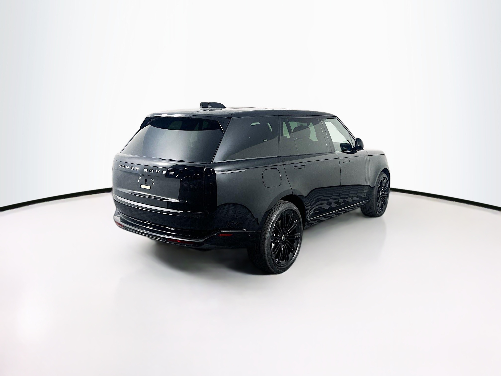 2025 Land Rover Range Rover SE photo 3