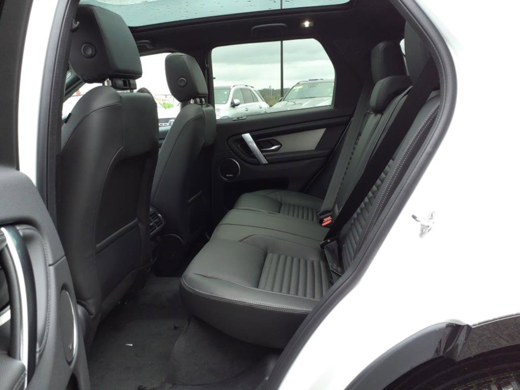 2024 Land Rover Discovery Sport Dynamic SE photo 2