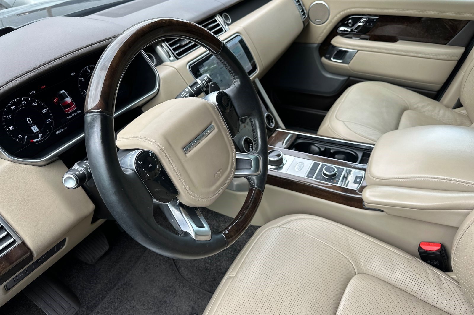 2018 Land Rover Range Rover HSE photo 4