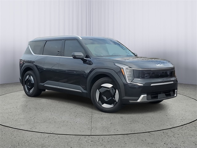 2026 Kia EV9 Wind's photo