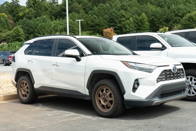 2022 Toyota RAV4 Hybrid Limited photo 3