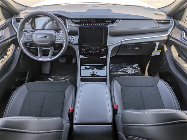 2025 Jeep Grand Cherokee Altitude X photo 15