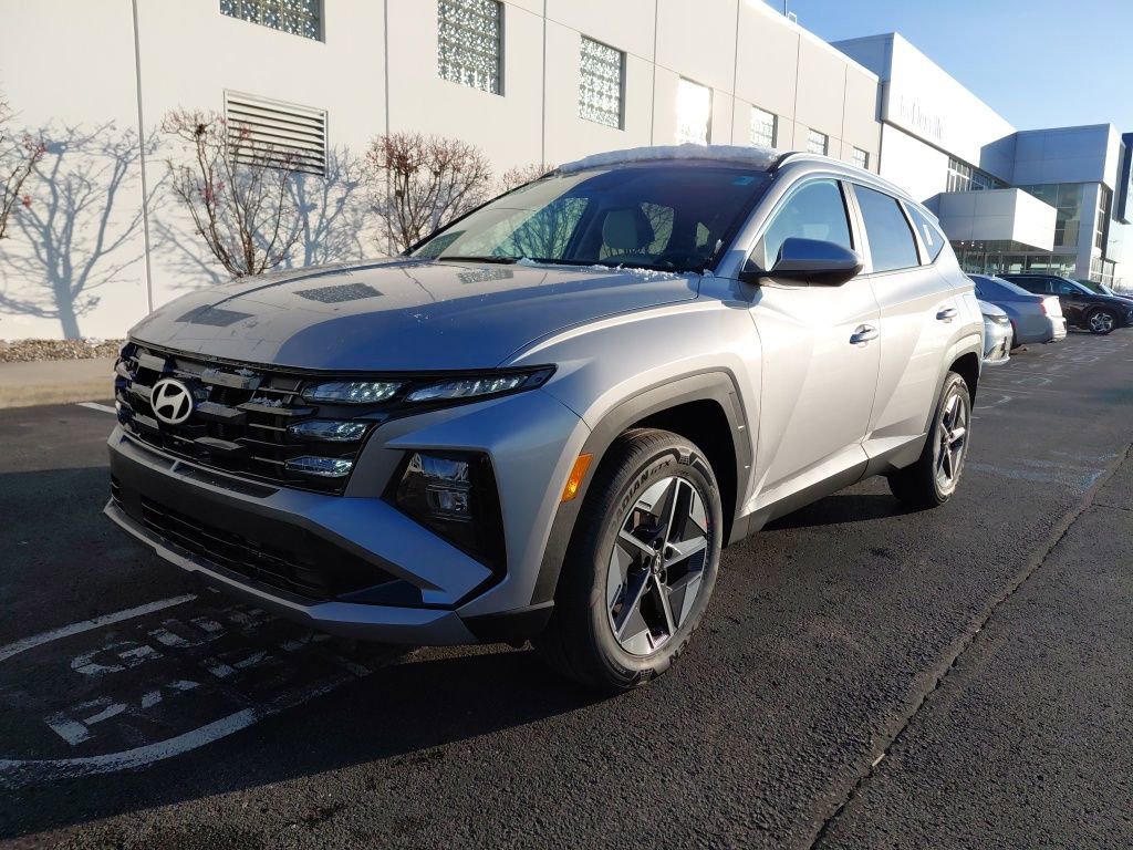 2026 Hyundai Tucson Hybrid SEL photo 2