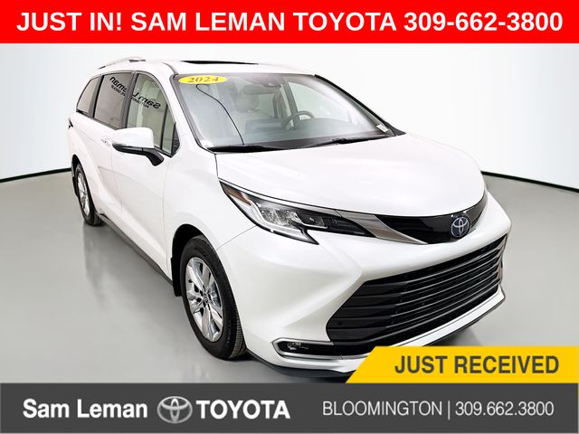 2024 Toyota Sienna Limited's photo