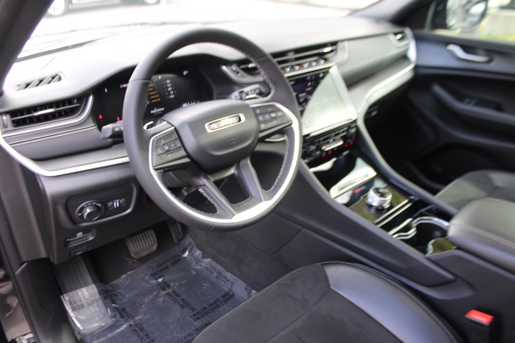 2023 Jeep Grand Cherokee Altitude photo 2