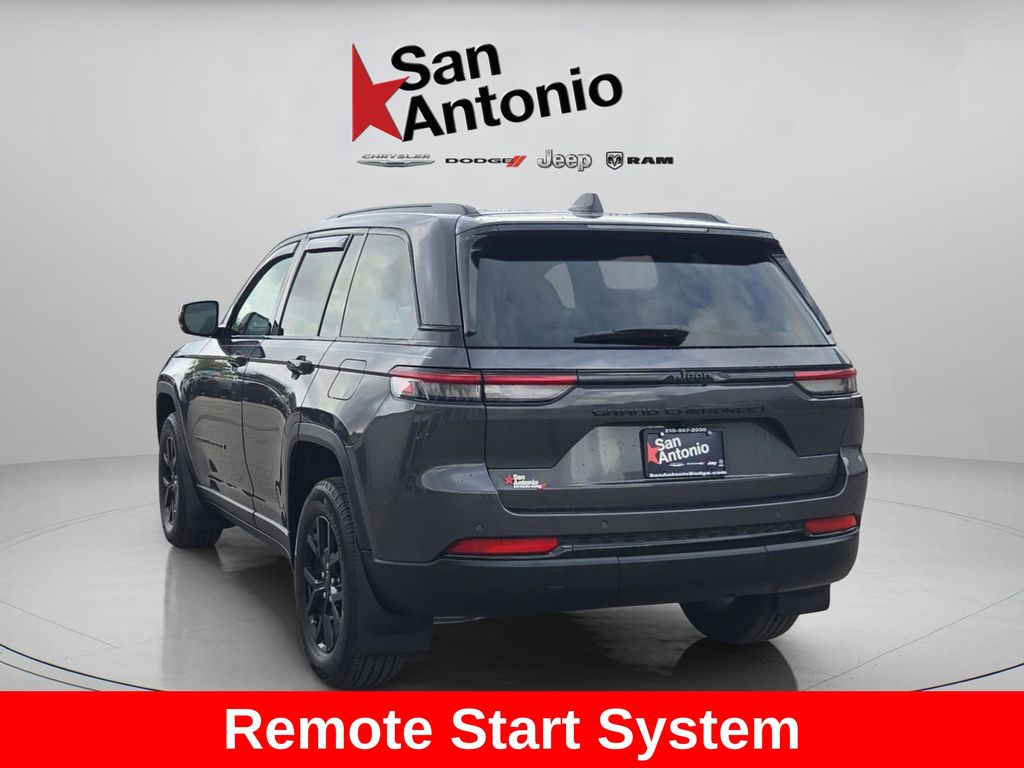 2024 Jeep Grand Cherokee Altitude photo 2