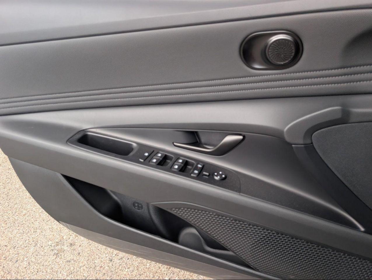 2025 Hyundai Elantra Hybrid SEL Sport photo 20
