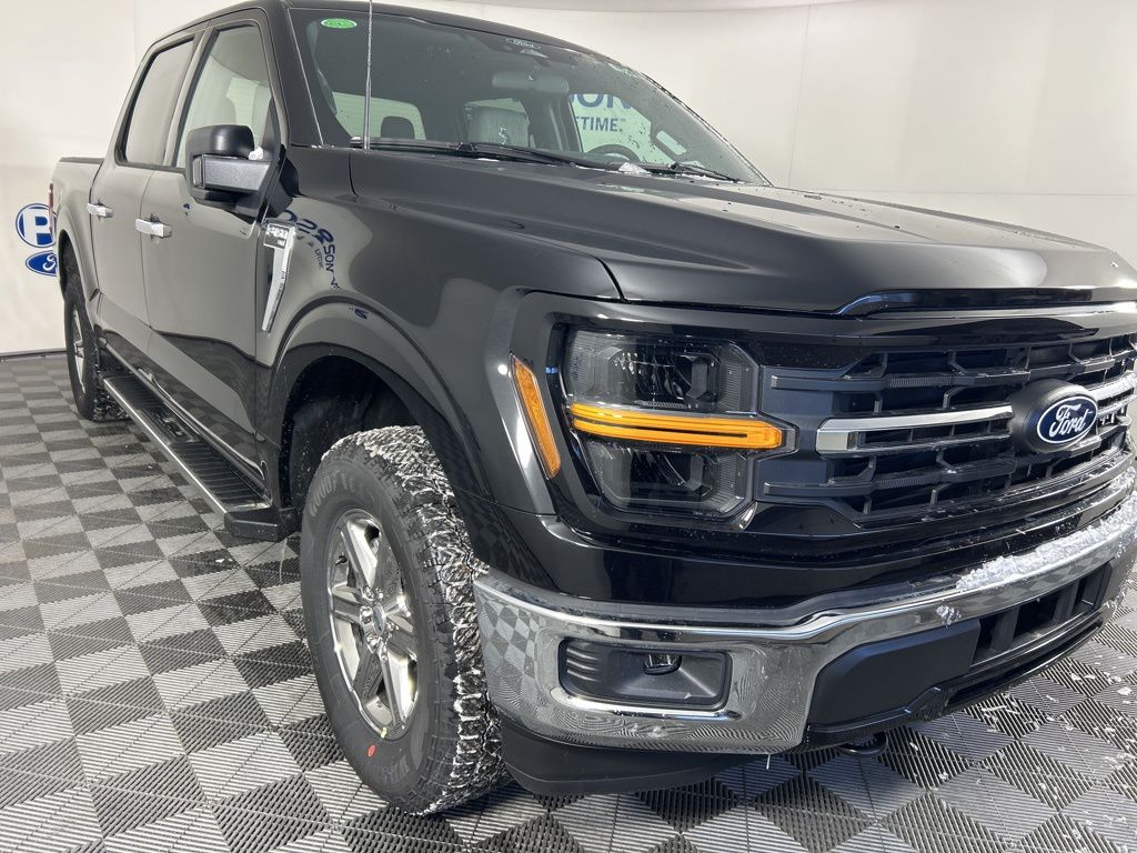 2025 Ford F-150 XLT photo 3