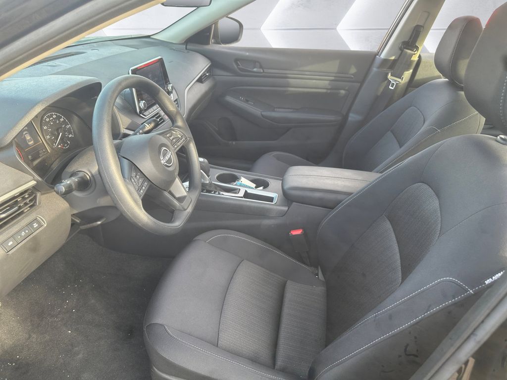 2025 Nissan Altima 2.5 S photo 7