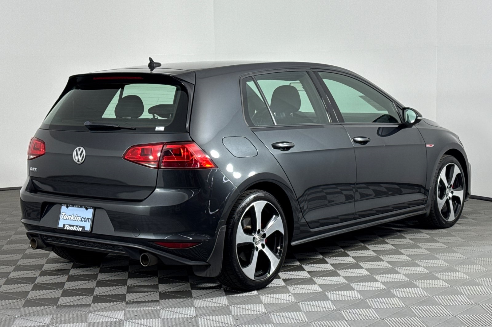 2017 Volkswagen Golf GTI S photo 4