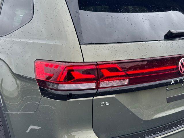 2025 Volkswagen Atlas Peak Edition SE photo 11