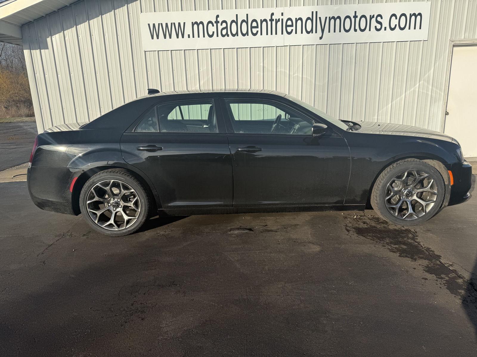 2018 Chrysler 300 S's photo