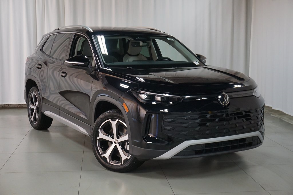 2025 Volkswagen Tiguan SE photo 2