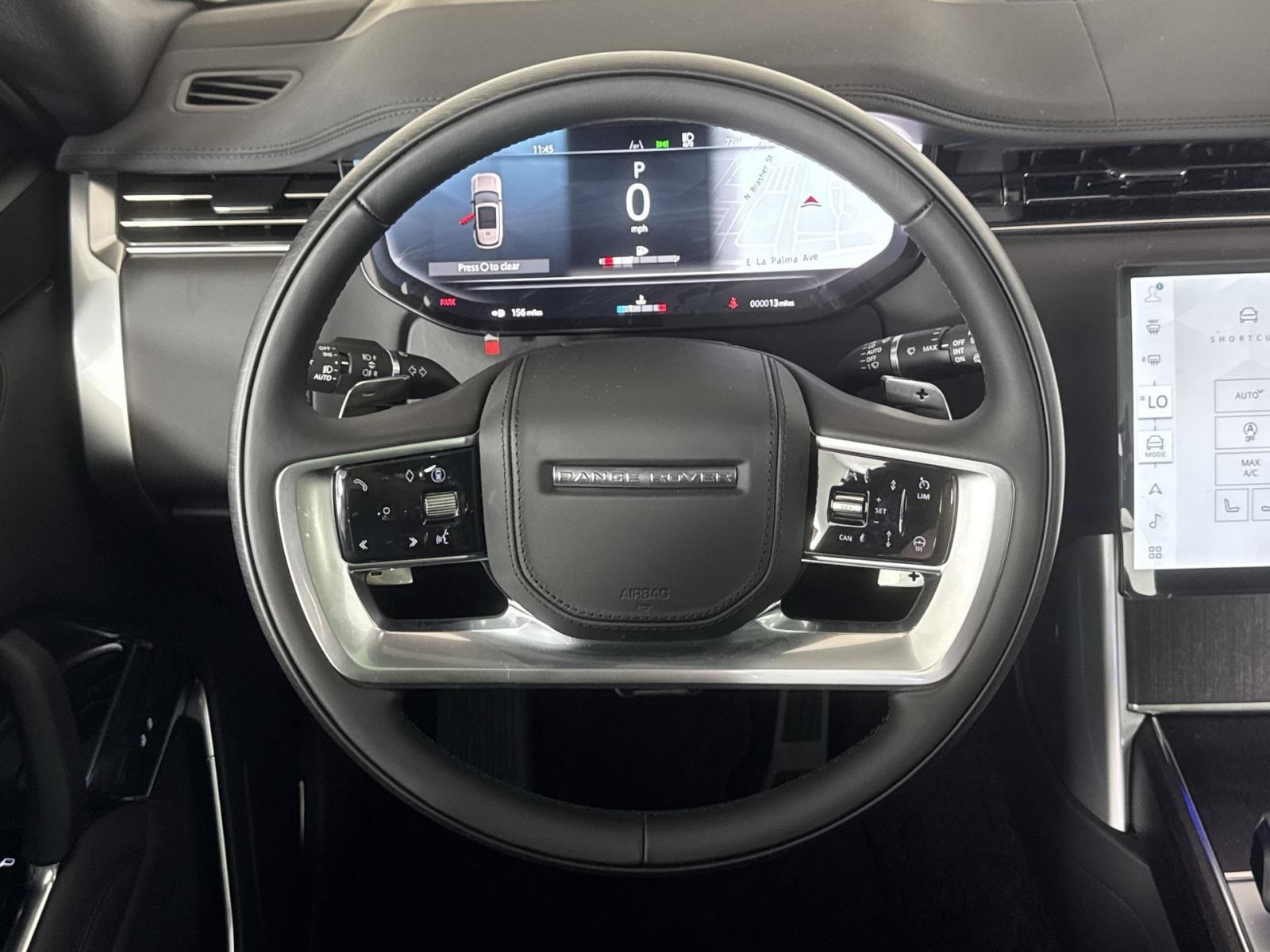 2025 Land Rover Range Rover SE photo 11