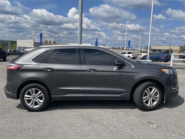 2019 Ford Edge SEL photo 2