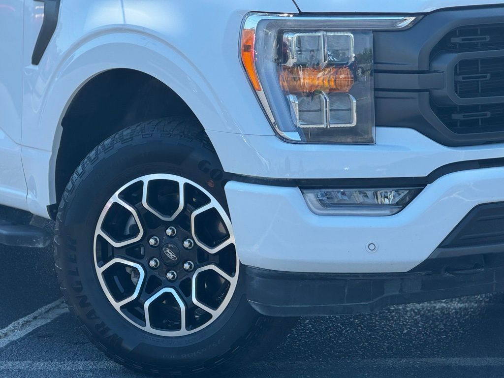 2023 Ford F-150 XLT photo 2