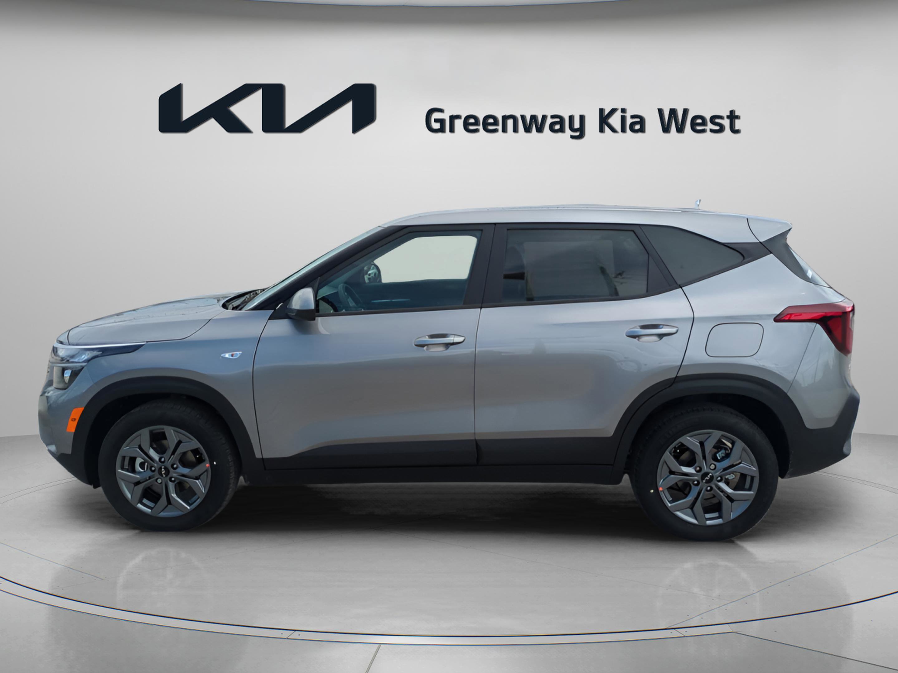 2026 Kia Seltos LX photo 4