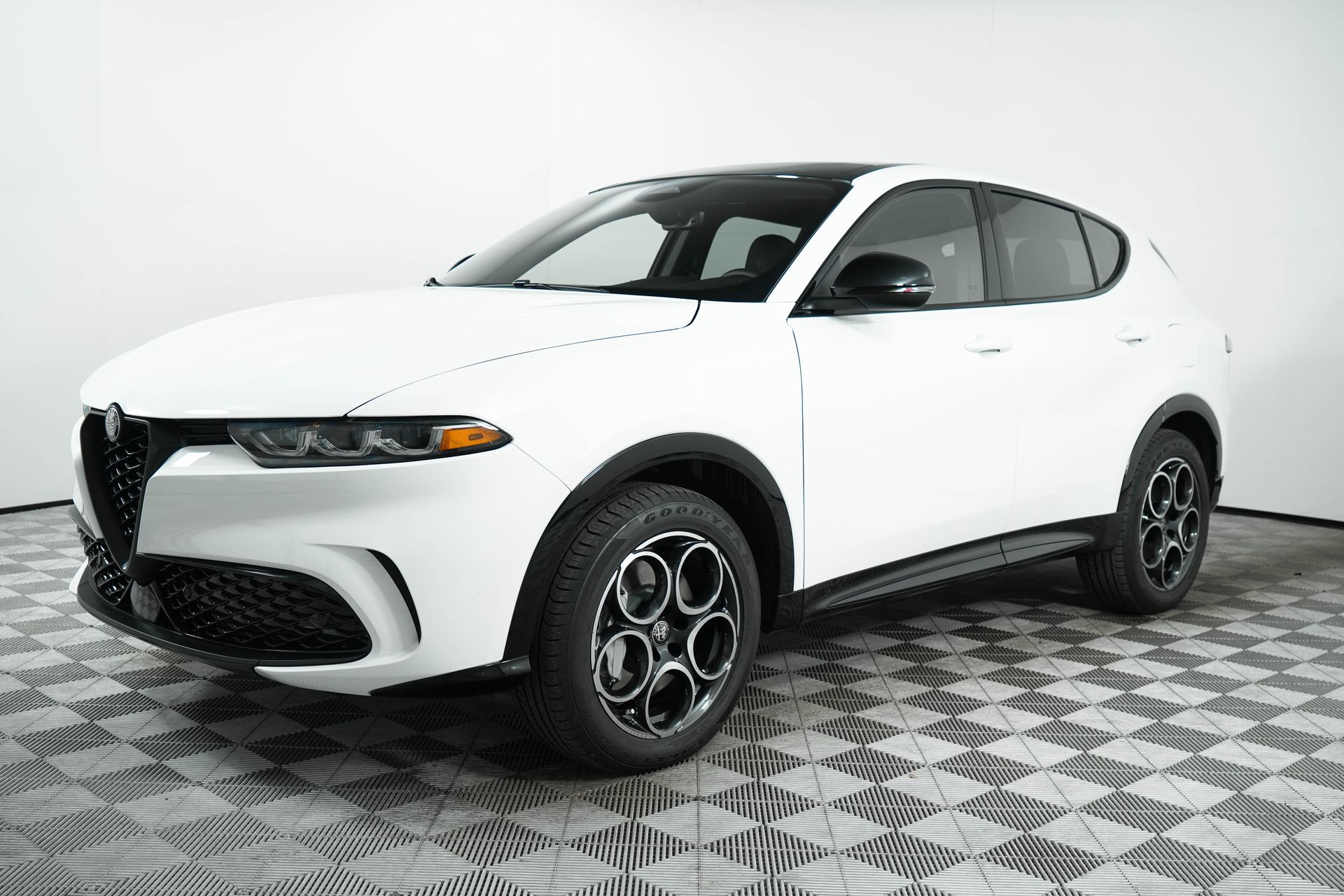 2025 Alfa Romeo Tonale photo 3