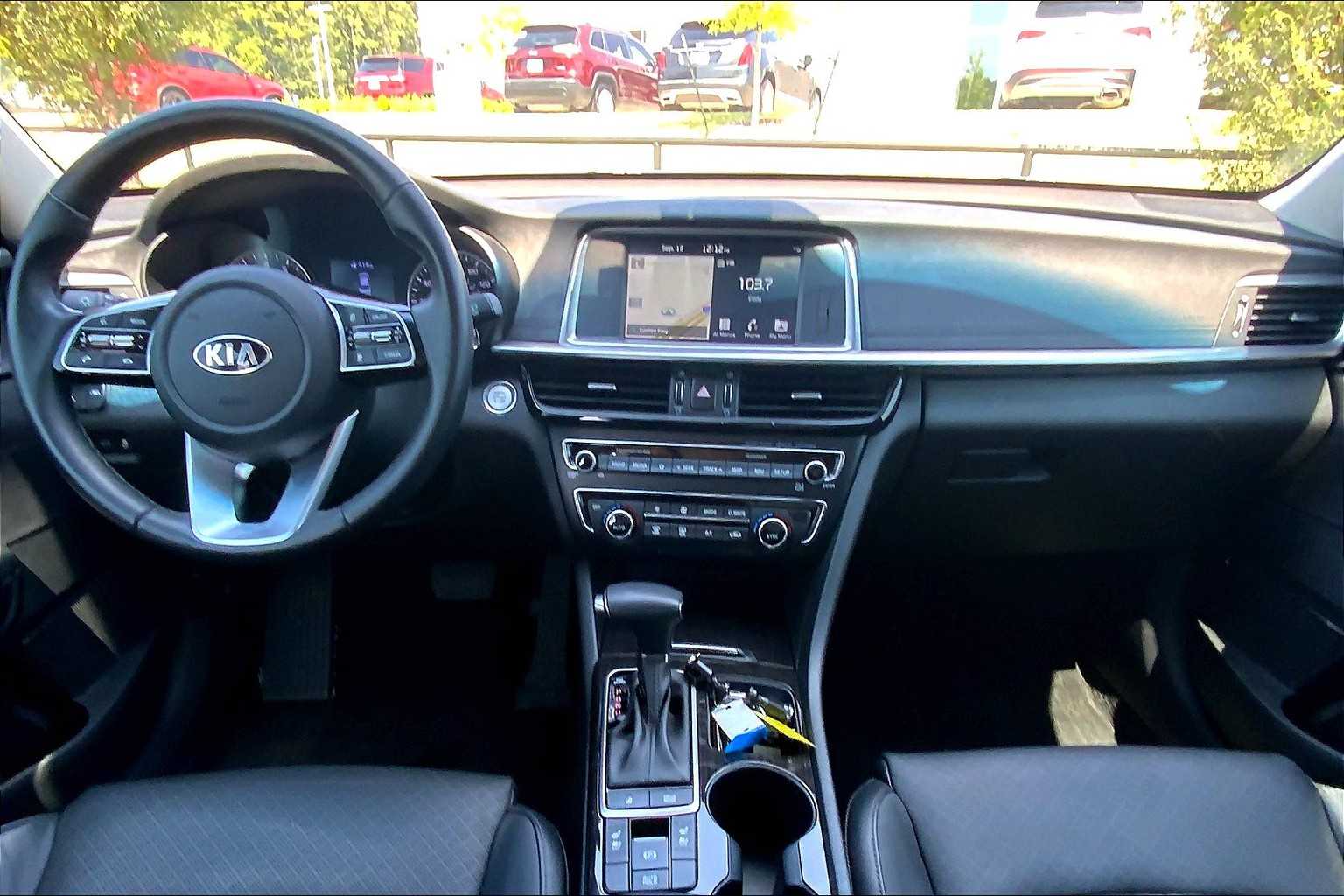 2020 Kia Optima EX Premium photo 13