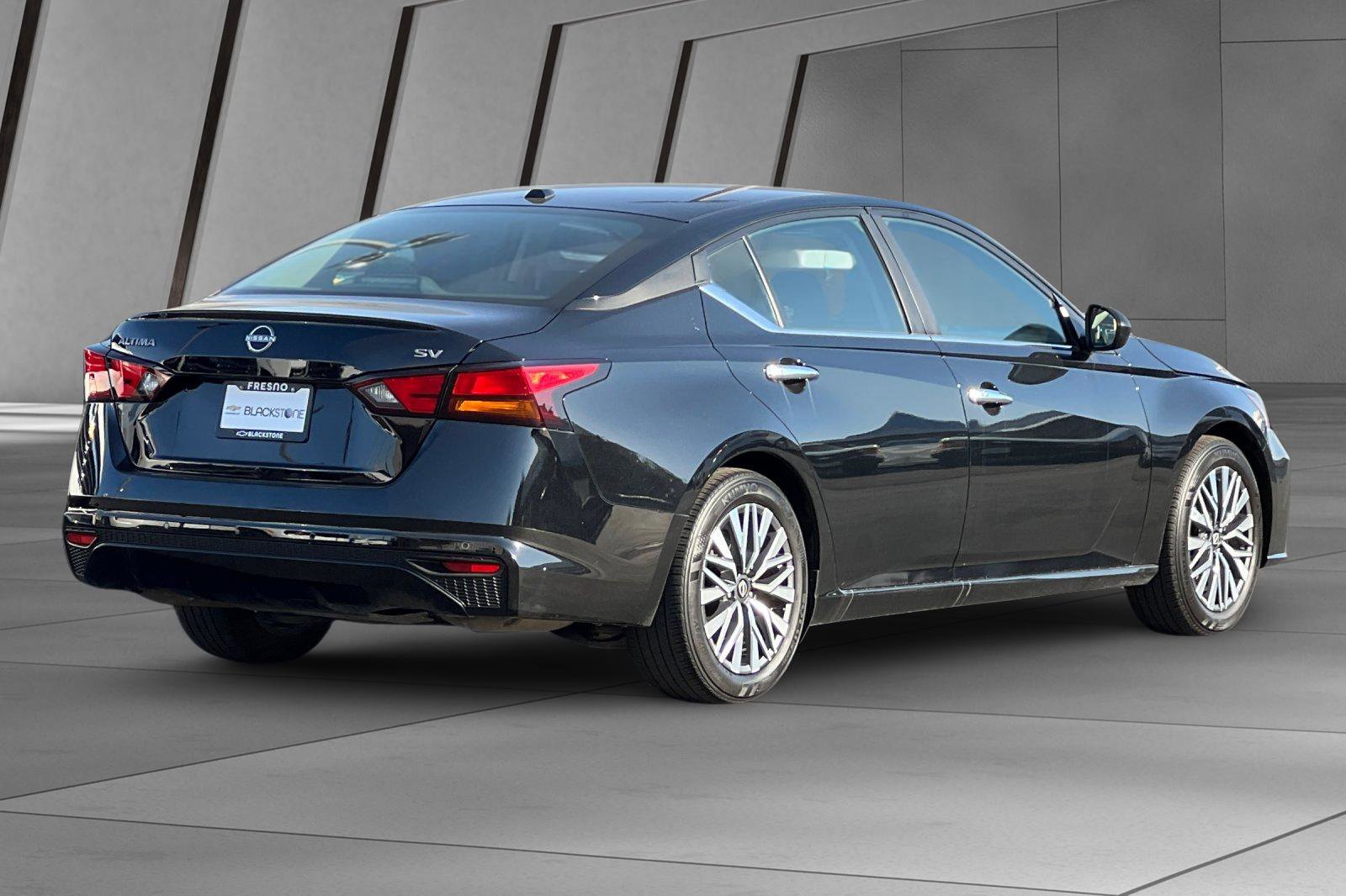 2024 Nissan Altima 2.5 SV photo 3