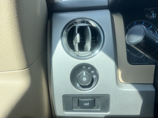 2011 Ford F-150 Lariat photo 21