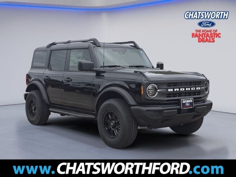 2025 Ford Bronco 4-Door Base's photo