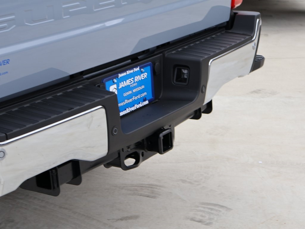 2025 Ford F-250 Lariat photo 4