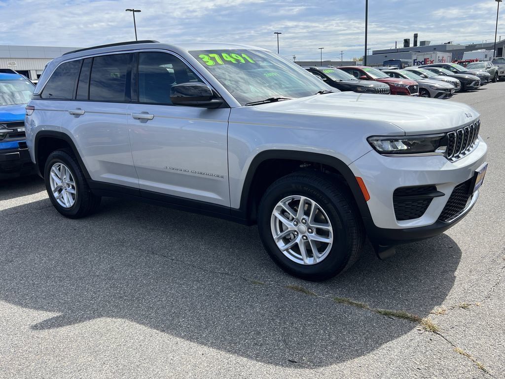 2025 Jeep Grand Cherokee Laredo's photo