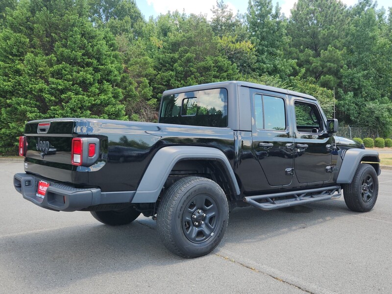 2020 Jeep Gladiator Sport photo 3